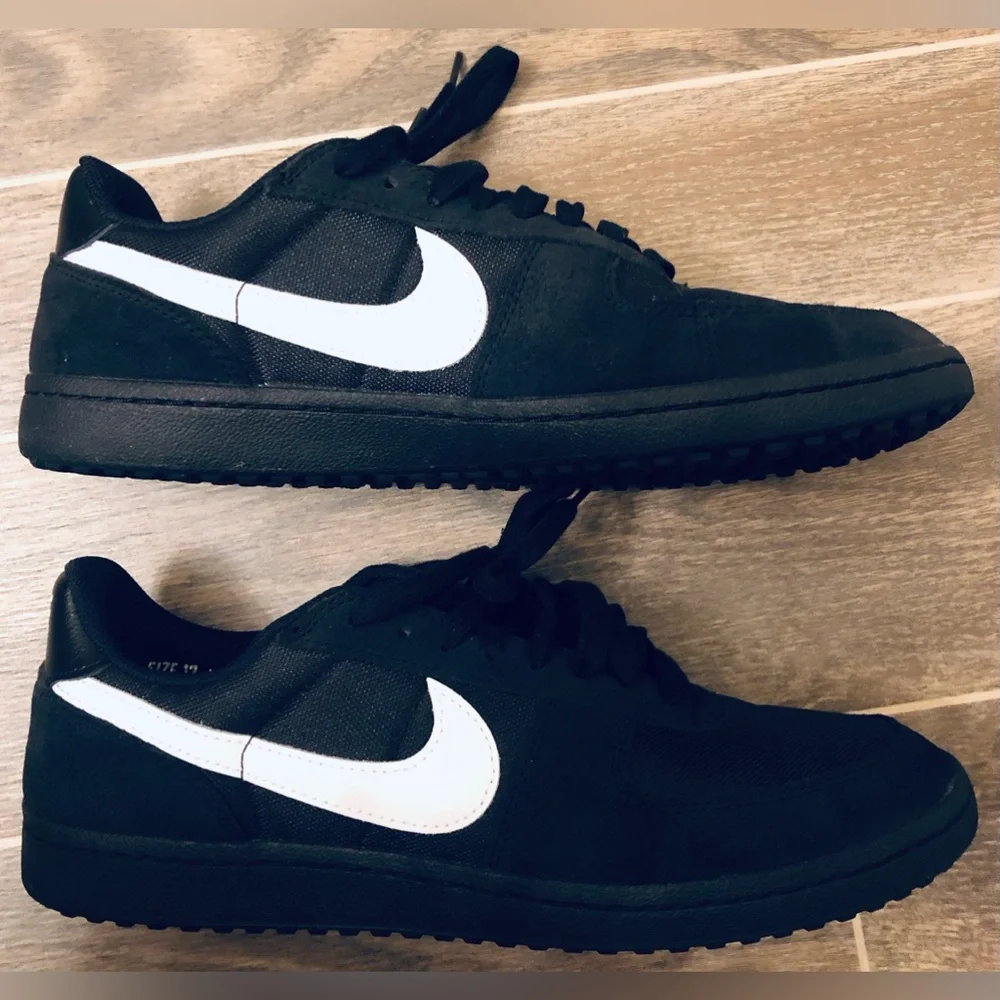 Nike Men’s Black Low-Top Sneakers with White Swoosh Field General 82 Size 12